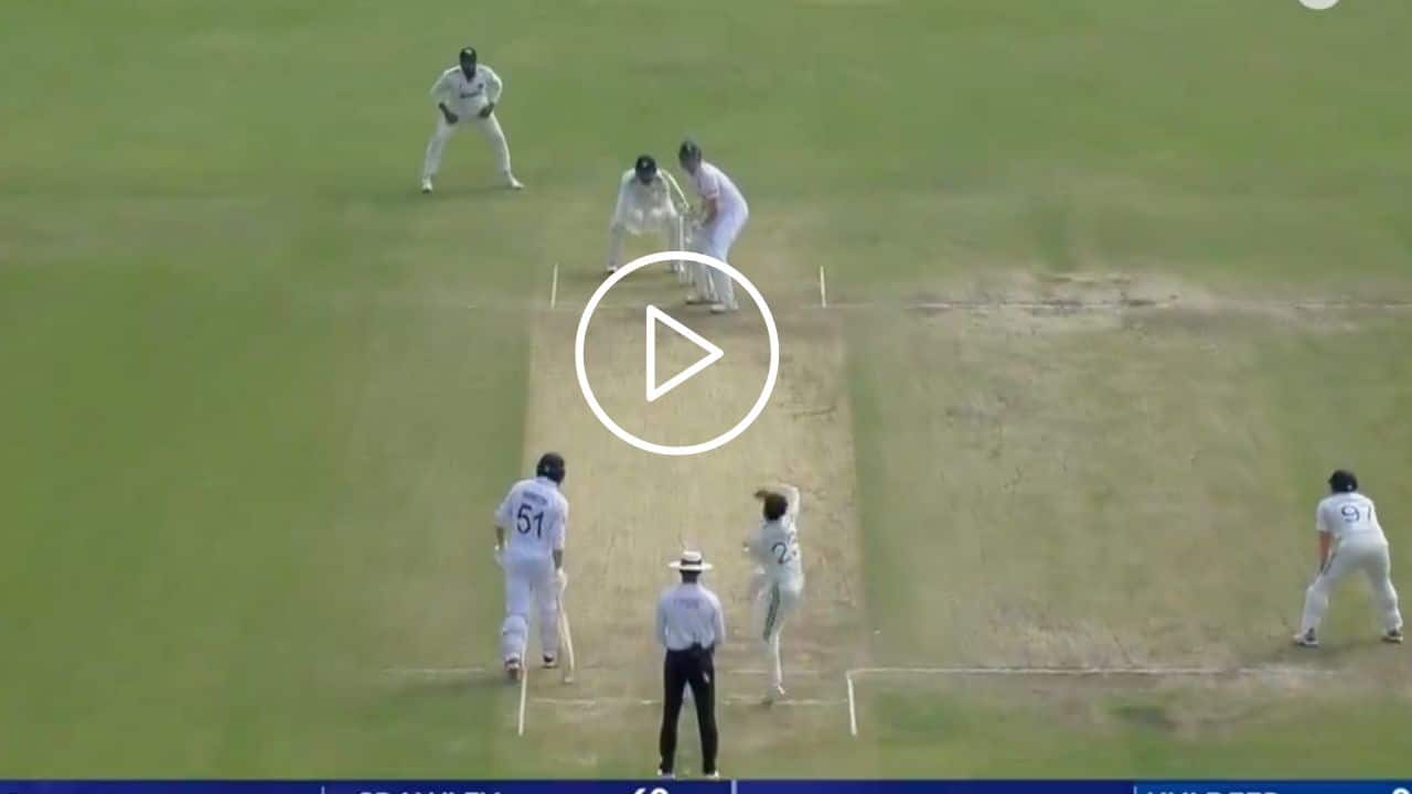 [Watch] 'He Said No..'- Kuldeep Yadav Refuses Rohit Sharma's Advice, Scalps A Wicket Immediately 